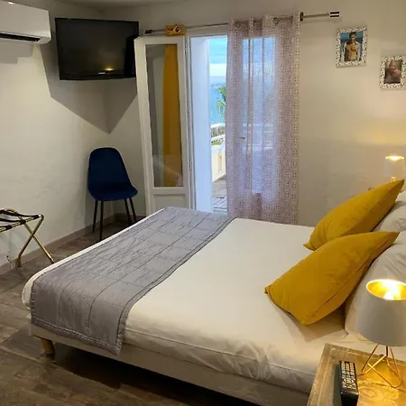 Le 360 Bed and Breakfast Λα Σιοτά