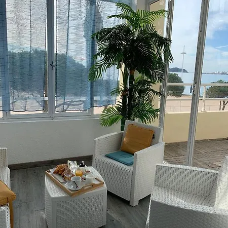 Le 360 Bed and Breakfast Λα Σιοτά