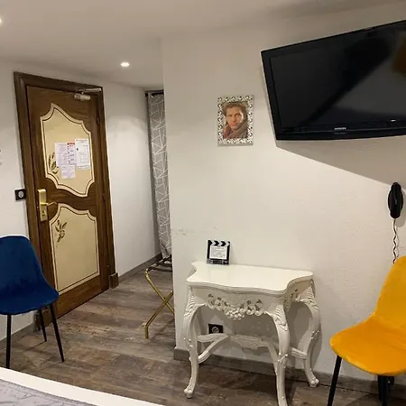 Le 360 Bed and Breakfast Λα Σιοτά